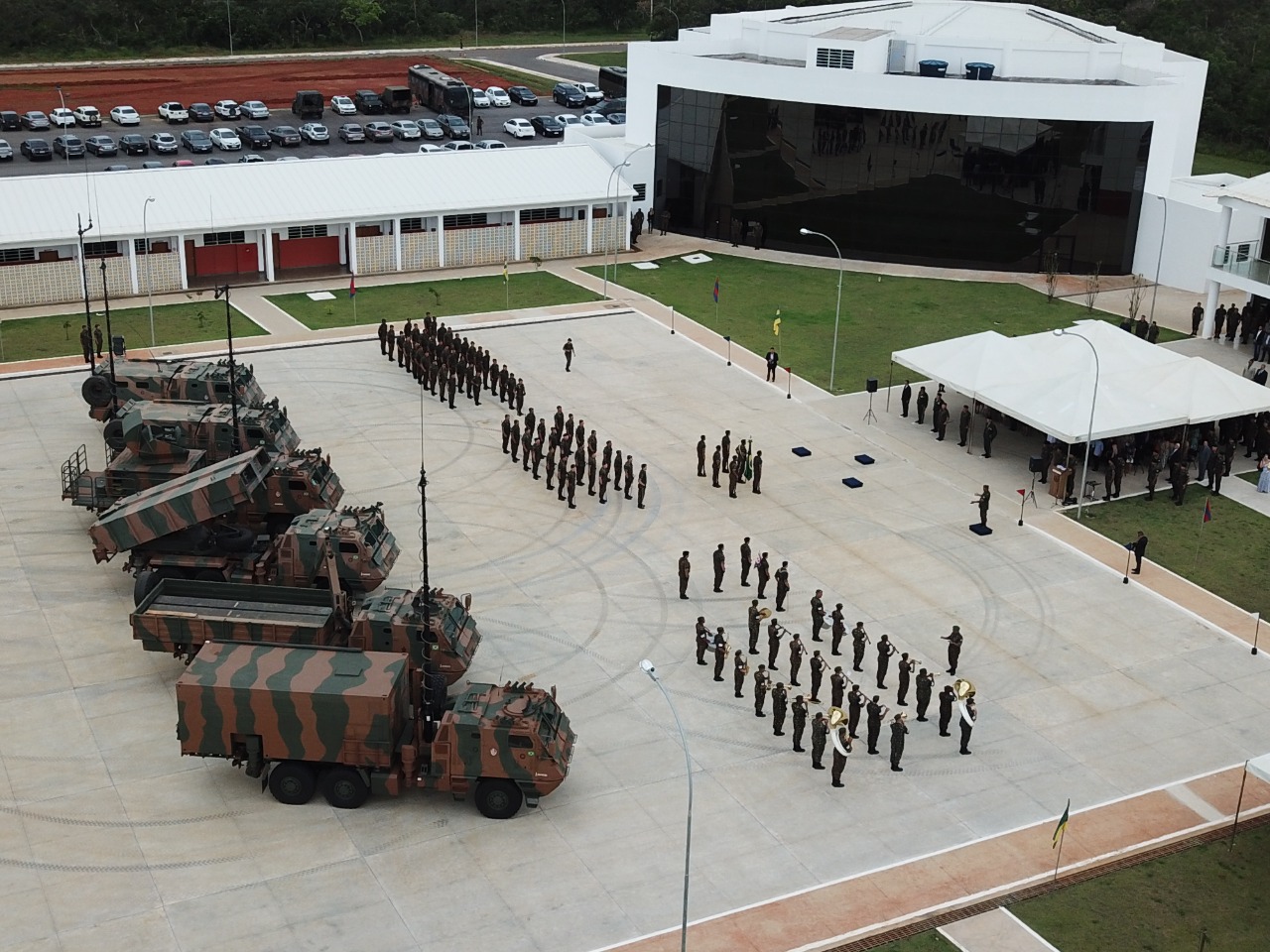 Comitiva 2020ago12-1145, Partida da missão Brasileira com a…